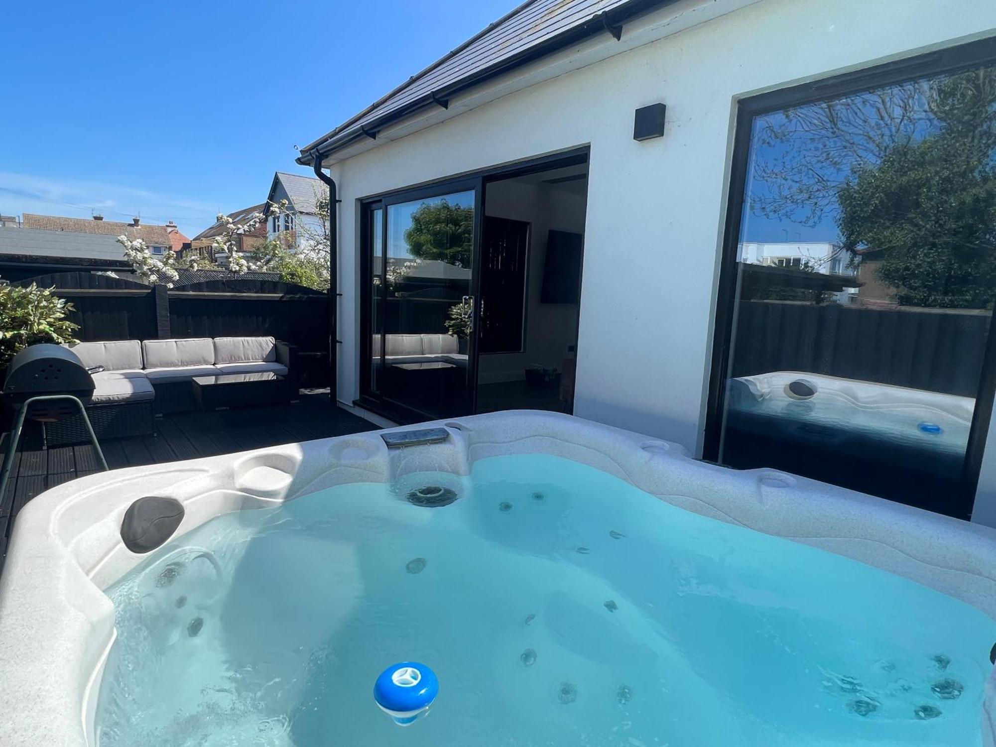 The Broadway Beach House With Hot Tub ハーン・ベイ エクステリア 写真